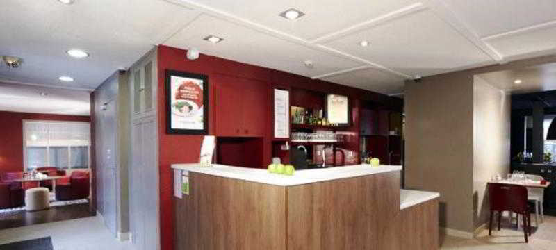 Hotel Campanile Nature Les Ulis