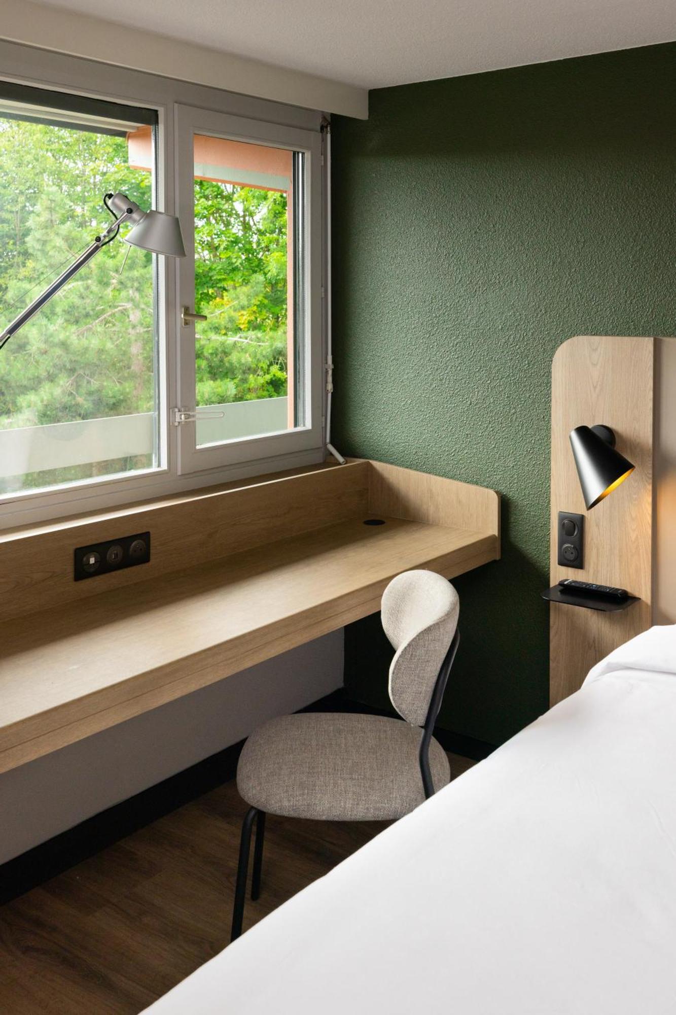 Hotel Campanile Nature Les Ulis 3*