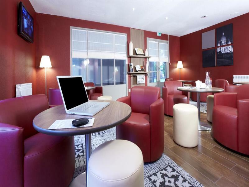 Hotel Campanile Nature Les Ulis 3*